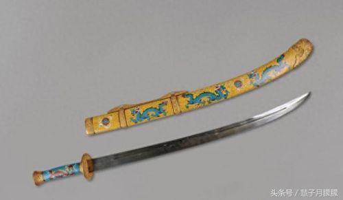 圣宗用什么武器(圣宗图腾带什么武器)插图1
