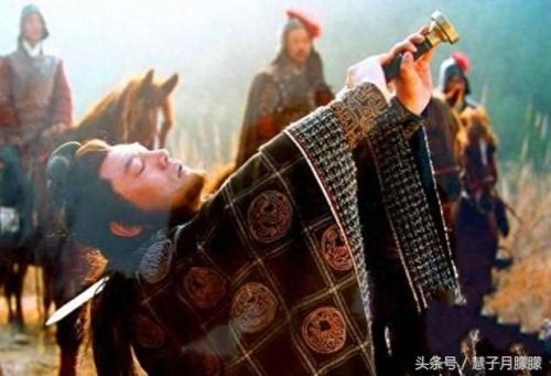 圣宗用什么武器(圣宗图腾带什么武器)