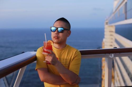 游轮豪华游图片(海上游轮豪华游价格)