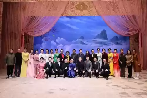 剧团阵容照插图